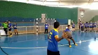 Treino de passe, deslocamento + giro e arremesso de pivô - Handebol.