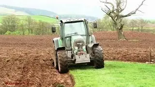 Ploughing the Headland with Fendt.
