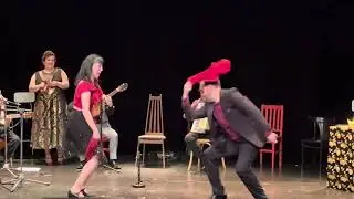 Luis &ldquo;Tato&rdquo; Dub&oacute; bailando cueca