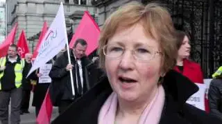 Unite bank workers hold lunchtime protest at D&aacute;il over threat of 750 job losses 10th March 2010