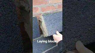 укладывайте блоки как профессионал #сделайсам #как #строительство #кладкакирпича #fyp #шорты #сборка