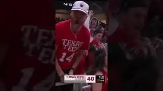 Kevin Mcullar no look alley-oop to TJ Shannon
