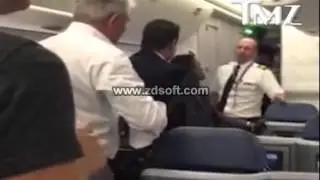 Azealia Banks Curses & Screams at Flight Attendant, Gets in Physical Fight  amazing to see fight