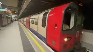 Northern Line '95TS Arrival @ Nine Elms
