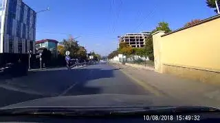 Идиотът с аудито ми тества АБС-а