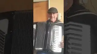 La mocha ahorcada Acordeon a piano( coco Gomez )