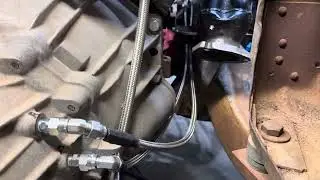 Линии охлаждения трансмиссии грузовика Chevrolet 4L60E 1946 года
