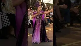Анджела Бассетт закрыла показ Vogue World в образе Чёрной пантеры! 👑✨
