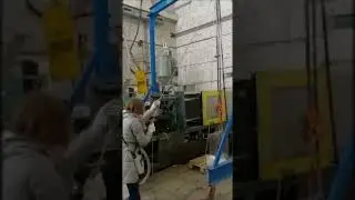Поработаем? Мы работаем без выходных! #пластик #работа #проект  #китай #термопластавтомат #тпа