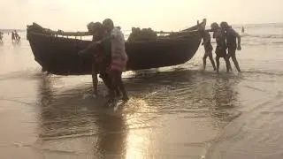 Digha fishery Boat Moving
