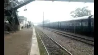 ANVT bound 12367 BGP-ANVT vikramshila Express burns dankaur at MPS with GZB WAP5.