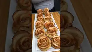 Impress your guests with this amazing edible apple flowers!🤤😍 #shorts #baking #food #foodie