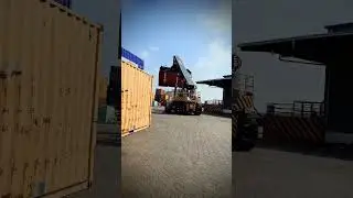 kalmar is shifting 20fit empty container 🌎🌍
