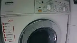 F&uuml;ssel Sp&uuml;len bei der Miele WT 945 #mimi #mimi&acute;s #waschmaschinen #Waschtag #schleudergang