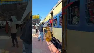 Railway station, Sona Chori Ho Gaya Ab 😭😭😭🙏🙏