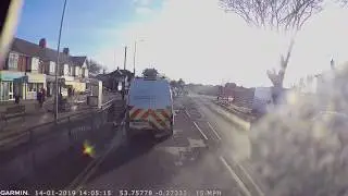 Trainee cycle lane dodgers, Marfleet Lane,Hull