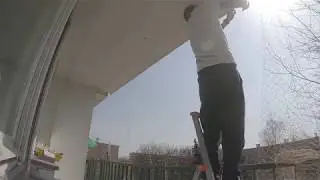 Siatka dla kota na balkon Ł&oacute;dź. Montaż kociej siatki na balkonie.
