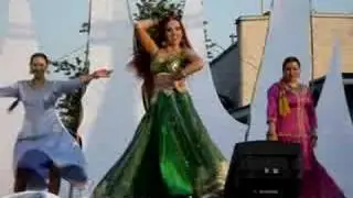 Russian bollywood ITEM dancer Alina-Yasmin - Aaja Nachale (Bollywood dance group and Alina-Yasmin)