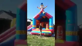 clown obstakels ontwaakt