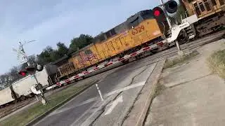 Northbound Union Pacific monster grain train at dittmar road in south Austin Texas on 1/11/26