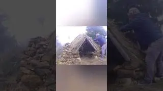 Строительство домика для экстремальных погодных условий #buildshelter #survivalshelter #bushcraft
