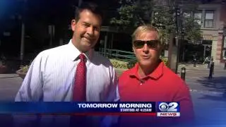 TV Reporter Kisses Anchorman!