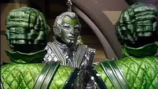 Hiding in the Hopper - Doctor Who - The Robots of Death