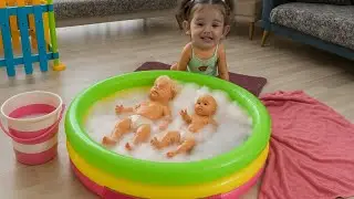 Lina Barbie Bebeklerini Yıkıyor! 🛁💖 Eğlenceli Havuz Oyunu !
