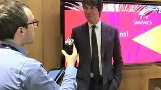 Брайан Кокс получает почетную степень Уорикского университета