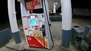 Washing Windshield, Circle K, 3792 AZ-260, Star Valley, Arizona, 17 July 2023, NGH11745