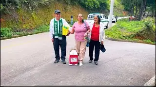 Hoy tienen un agasajo navideño mis papitos y les voy a dar el desayuno para llevarlos al evento