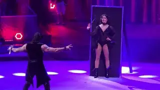 Knife Throwing Circus Show
