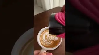 How to make a swan #espressoyourself #coffeeart #coffee