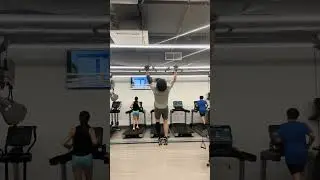40代後半の叔父さんがエニタイムフィットネスで反動！！！マッスルアップ#anytimefitness #エニタイムフィットネス#muscleup #マッスルアップ#singapore
