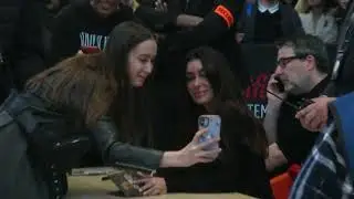 Jenifer ❤️ et ses fans, Partie 10. Les dédicaces et selfies reprennent de + belle après la pause ⏯️