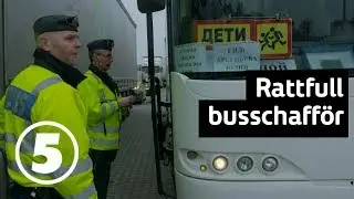 Trafikpoliserna | Turisterna får vänta - busschaufför fast i nykterhetskontroll | discovery+ Sverige