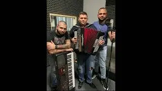 Anton&iacute;n Berousek, Robert Berousek, Jiř&iacute; Resl - Star&yacute; rodn&yacute; dom ( Cover )