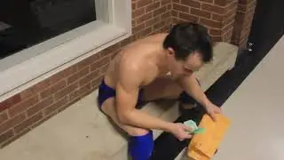 Nate Wings collect money won from Trevor Court