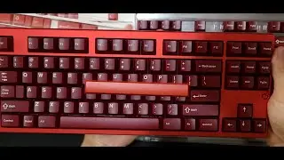 Unboxing Swagkeys Classic Red and La Vie en Rose keycaps - color comparison