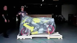 Uncrating all 3 colour options of the Aprilia RS 660