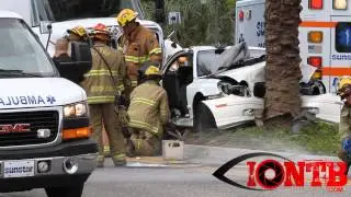 Vehicle crushed after collision with a tree in Largo