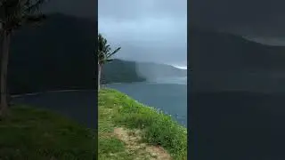 Стена дождя, делящая море и горы 💔😭 #nature #vietnam