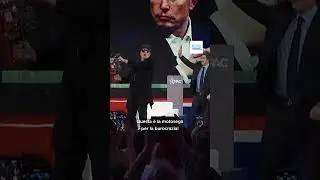 Elon Musk sfoggia una motosega regalata dal presidente Milei
