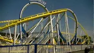 achtbaan met dubbele looping op de kermis in tilburg