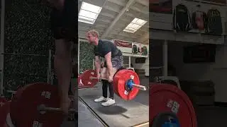 Deadlift 275kg/606lbs triple