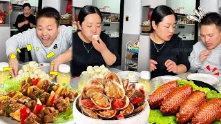 蠢老公霸占一整盘包子吃独食，实在太过分了趁他不在全部吃光，最后他守着空盘子都懵了