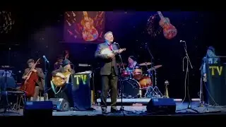 Leaning On A Lamp Post - Andy Eastwood at the Grand Northern Ukulele Festival 2022