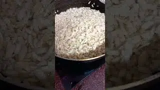 Chura fry👌 #chura #jhalmuri #indianfood #indiandish #breakfast #snacks #fried #fry #tastyfood #yummy