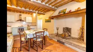 W-02UZ4T - Spacious apartment in the historic centre of San Quirico