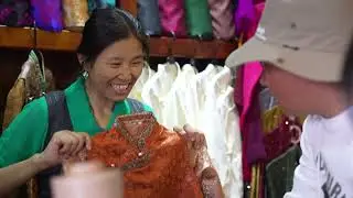 Le code de la coexistence ethnique dans la rue Barkhor VOSTFR